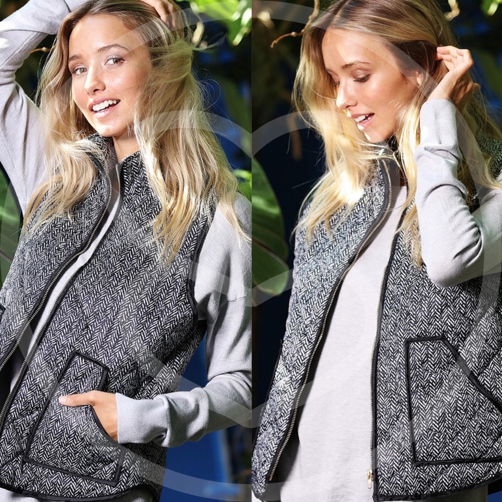 Classic Herringbone Print pocket Zip Up vest - Picture 6 of 8